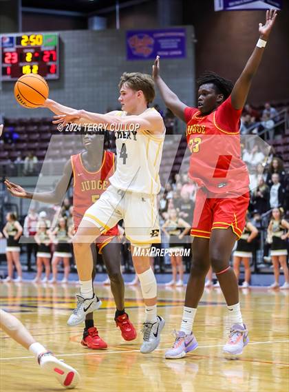 Thumbnail 3 in Judge Memorial Catholic vs. Emery (UHSAA 3A Quartertfinal) photogallery.