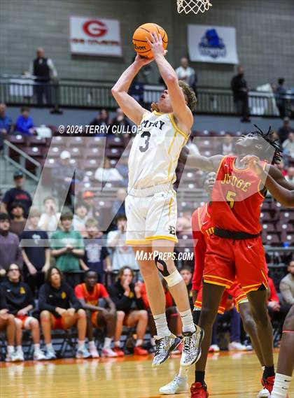 Thumbnail 2 in Judge Memorial Catholic vs. Emery (UHSAA 3A Quartertfinal) photogallery.