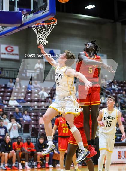 Thumbnail 3 in Judge Memorial Catholic vs. Emery (UHSAA 3A Quartertfinal) photogallery.