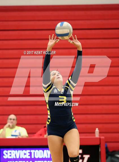 Thumbnail 1 in Grosse Pointe South @ Chippewa Valley photogallery.