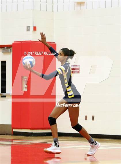 Thumbnail 1 in Grosse Pointe South @ Chippewa Valley photogallery.