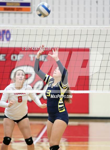 Thumbnail 3 in Grosse Pointe South @ Chippewa Valley photogallery.