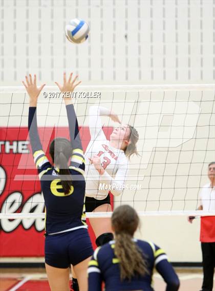 Thumbnail 2 in Grosse Pointe South @ Chippewa Valley photogallery.