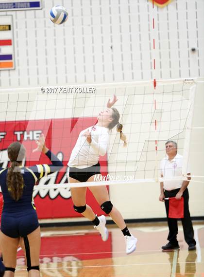 Thumbnail 1 in Grosse Pointe South @ Chippewa Valley photogallery.
