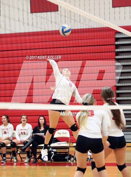 Thumbnail 1 in Grosse Pointe South @ Chippewa Valley photogallery.