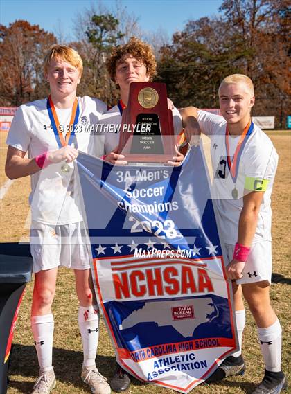Thumbnail 3 in First Flight vs. Hickory (NCHSAA 3A Final - Awards) photogallery.