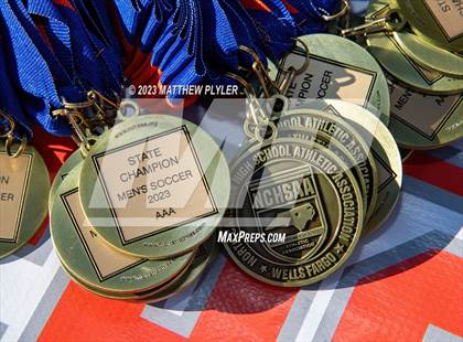Thumbnail 2 in First Flight vs. Hickory (NCHSAA 3A Final - Awards) photogallery.