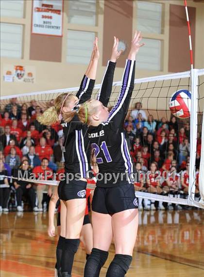 Thumbnail 2 in Grantsburg vs. Washburn (WIAA Sectional Semi-Finals) photogallery.