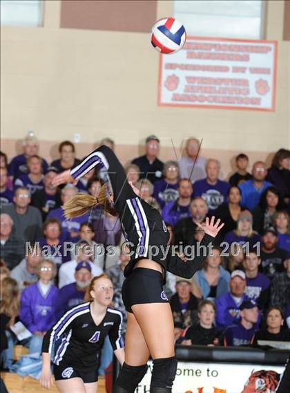 Thumbnail 3 in Grantsburg vs. Washburn (WIAA Sectional Semi-Finals) photogallery.