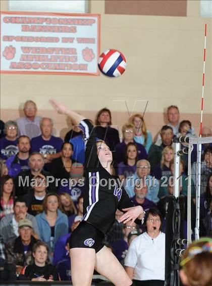 Thumbnail 3 in Grantsburg vs. Washburn (WIAA Sectional Semi-Finals) photogallery.