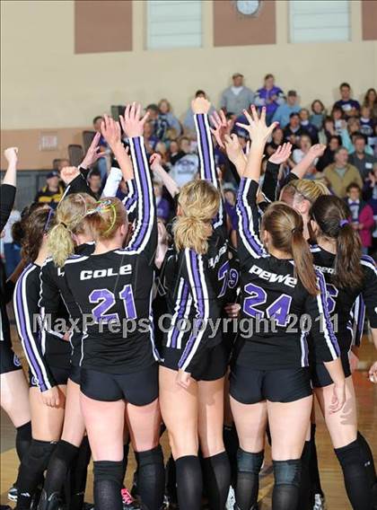 Thumbnail 3 in Grantsburg vs. Washburn (WIAA Sectional Semi-Finals) photogallery.
