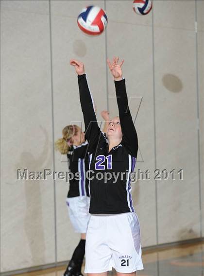 Thumbnail 1 in Grantsburg vs. Washburn (WIAA Sectional Semi-Finals) photogallery.