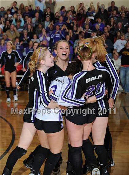 Thumbnail 3 in Grantsburg vs. Washburn (WIAA Sectional Semi-Finals) photogallery.