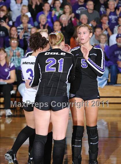 Thumbnail 1 in Grantsburg vs. Washburn (WIAA Sectional Semi-Finals) photogallery.