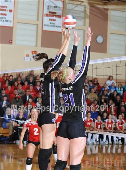 Thumbnail 3 in Grantsburg vs. Washburn (WIAA Sectional Semi-Finals) photogallery.