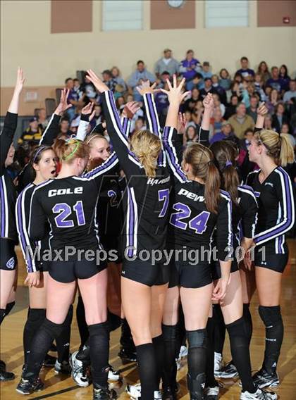 Thumbnail 1 in Grantsburg vs. Washburn (WIAA Sectional Semi-Finals) photogallery.