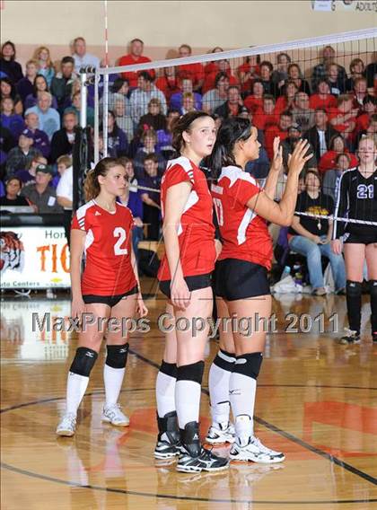 Thumbnail 2 in Grantsburg vs. Washburn (WIAA Sectional Semi-Finals) photogallery.