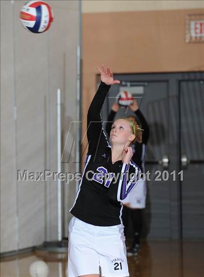 Thumbnail 2 in Grantsburg vs. Washburn (WIAA Sectional Semi-Finals) photogallery.