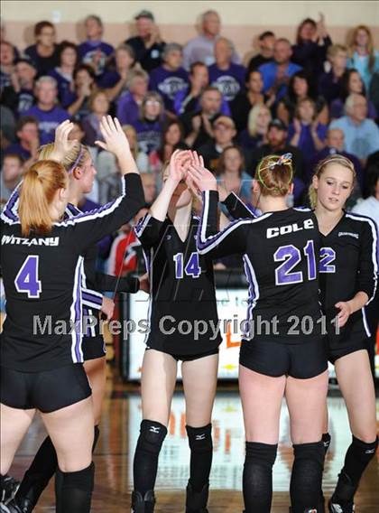 Thumbnail 1 in Grantsburg vs. Washburn (WIAA Sectional Semi-Finals) photogallery.