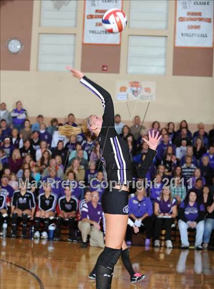 Thumbnail 2 in Grantsburg vs. Washburn (WIAA Sectional Semi-Finals) photogallery.
