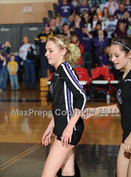 Thumbnail 1 in Grantsburg vs. Washburn (WIAA Sectional Semi-Finals) photogallery.