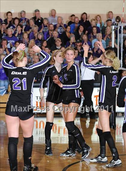 Thumbnail 3 in Grantsburg vs. Washburn (WIAA Sectional Semi-Finals) photogallery.