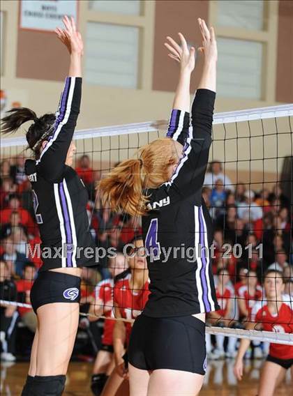 Thumbnail 1 in Grantsburg vs. Washburn (WIAA Sectional Semi-Finals) photogallery.