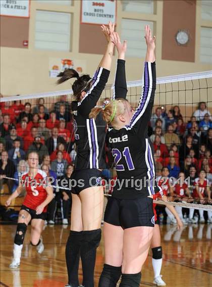 Thumbnail 2 in Grantsburg vs. Washburn (WIAA Sectional Semi-Finals) photogallery.