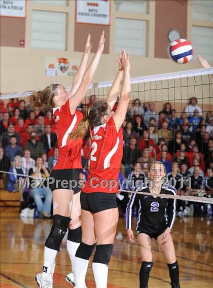 Thumbnail 2 in Grantsburg vs. Washburn (WIAA Sectional Semi-Finals) photogallery.