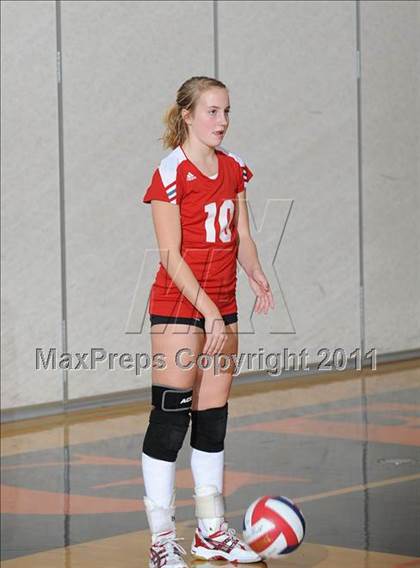 Thumbnail 1 in Grantsburg vs. Washburn (WIAA Sectional Semi-Finals) photogallery.