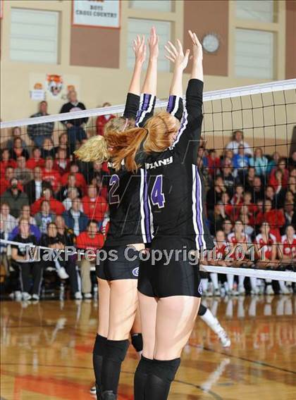 Thumbnail 2 in Grantsburg vs. Washburn (WIAA Sectional Semi-Finals) photogallery.