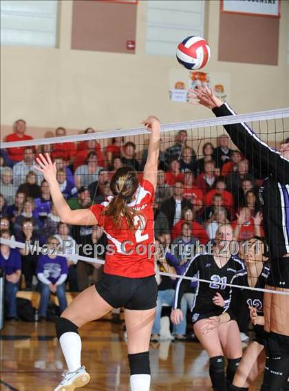 Thumbnail 1 in Grantsburg vs. Washburn (WIAA Sectional Semi-Finals) photogallery.