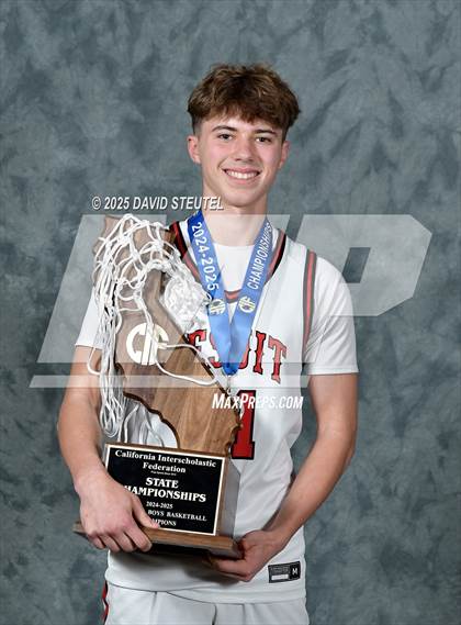Thumbnail 2 in Jesuit (CIF State D2 Awards) photogallery.