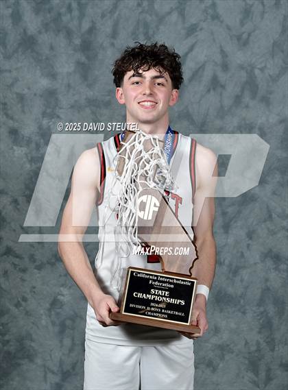 Thumbnail 2 in Jesuit (CIF State D2 Awards) photogallery.