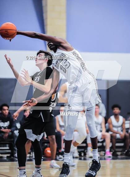 Thumbnail 1 in Sierra Canyon vs Santa Clarita Christian (Sierra Canyon Invitational) photogallery.