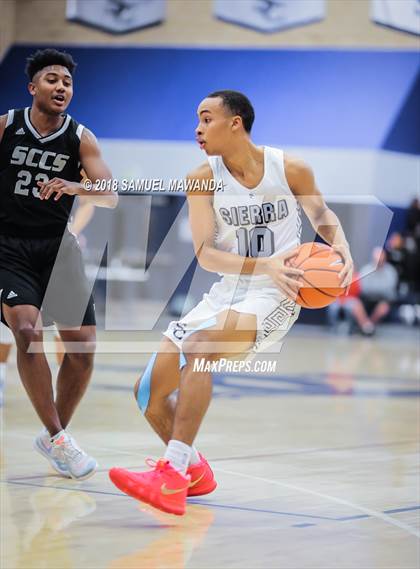 Thumbnail 2 in Sierra Canyon vs Santa Clarita Christian (Sierra Canyon Invitational) photogallery.