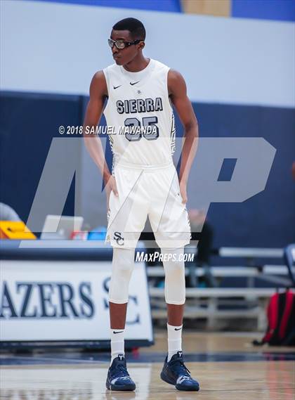 Thumbnail 2 in Sierra Canyon vs Santa Clarita Christian (Sierra Canyon Invitational) photogallery.