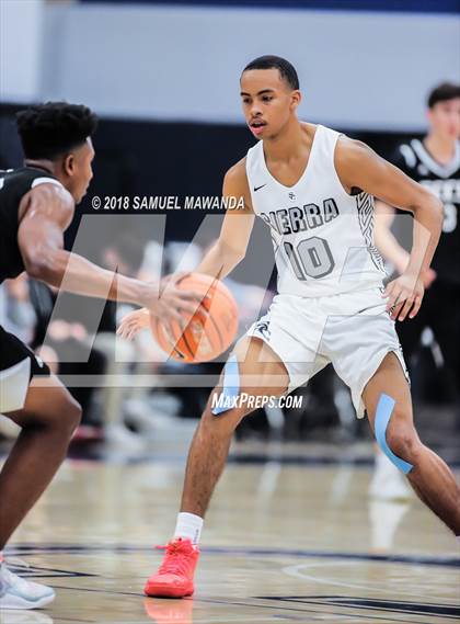 Thumbnail 2 in Sierra Canyon vs Santa Clarita Christian (Sierra Canyon Invitational) photogallery.