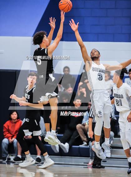 Thumbnail 3 in Sierra Canyon vs Santa Clarita Christian (Sierra Canyon Invitational) photogallery.