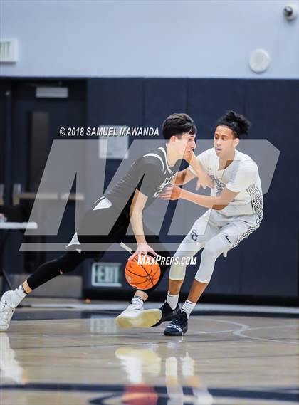 Thumbnail 2 in Sierra Canyon vs Santa Clarita Christian (Sierra Canyon Invitational) photogallery.