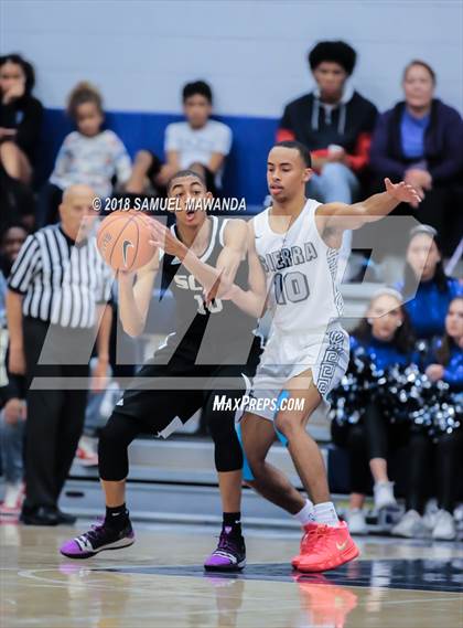Thumbnail 1 in Sierra Canyon vs Santa Clarita Christian (Sierra Canyon Invitational) photogallery.