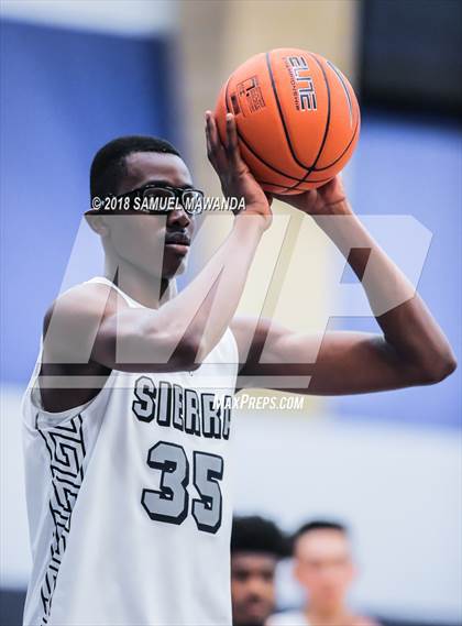 Thumbnail 1 in Sierra Canyon vs Santa Clarita Christian (Sierra Canyon Invitational) photogallery.