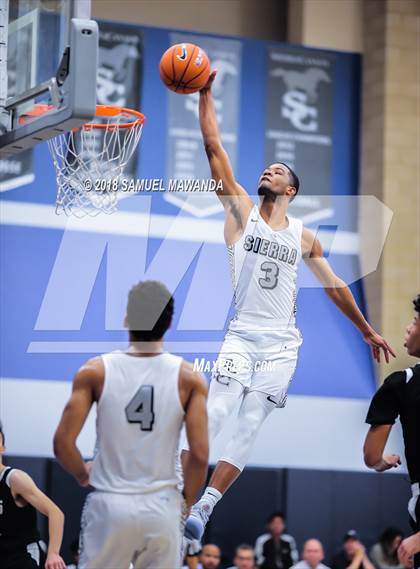 Thumbnail 1 in Sierra Canyon vs Santa Clarita Christian (Sierra Canyon Invitational) photogallery.