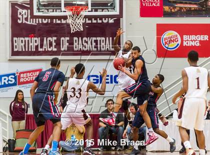 Thumbnail 2 in Constitution vs. St. Anthony (Spalding HoopHall Classic) photogallery.