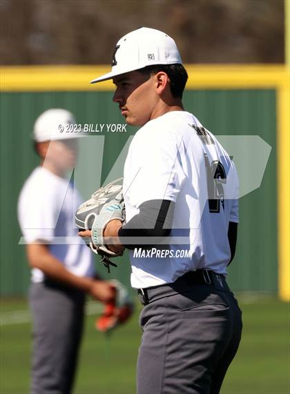 Thumbnail 2 in Grand Saline vs Kaufman photogallery.