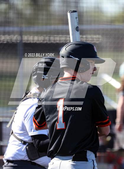 Thumbnail 1 in Grand Saline vs Kaufman photogallery.
