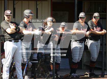 Thumbnail 1 in Grand Saline vs Kaufman photogallery.