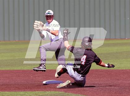 Thumbnail 1 in Grand Saline vs Kaufman photogallery.