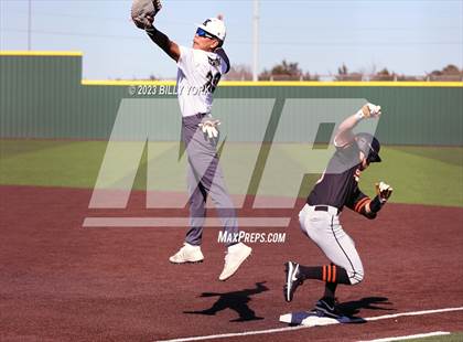 Thumbnail 3 in Grand Saline vs Kaufman photogallery.