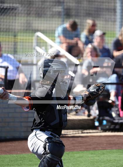 Thumbnail 1 in Grand Saline vs Kaufman photogallery.